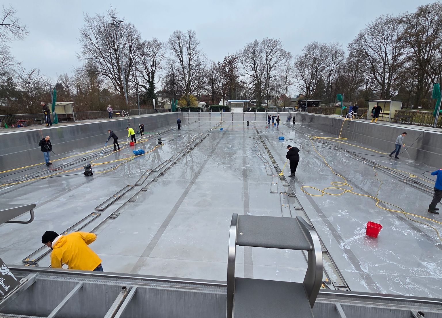 Bild zu Glänzende Aussichten: Großreinemachen im SGN-Freibad